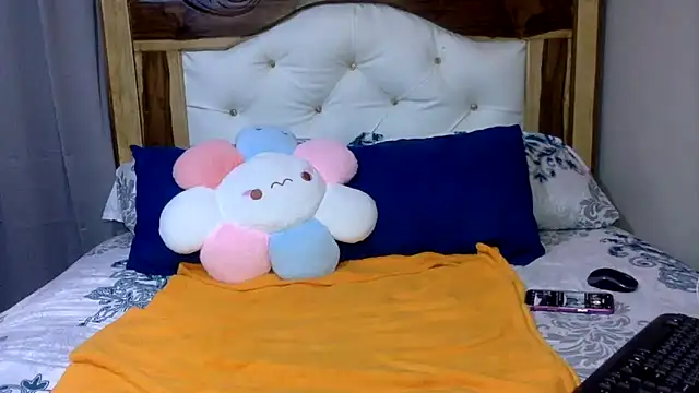 creamyamber online show from February 17, 1:13 am