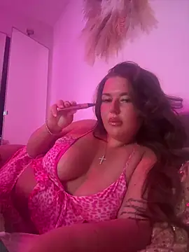 Snapshot of SofiagreenUK chatting on May 12, 11:35 pm SofiagreenUK online show from May 12, 11:35 pm