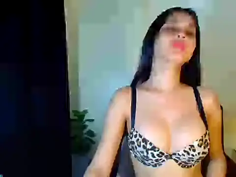 Adrianahearth online show from June 18, 10:30 am