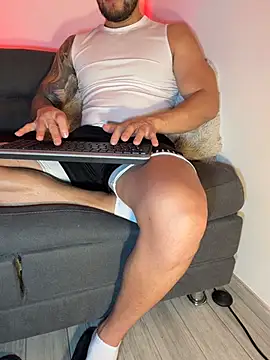 Oliver browm online show from June 30, 1:01 pm