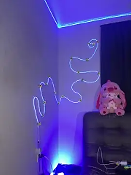 Snapshot of violeta_E_ chatting on June 7, 4:05 am violeta E online show from June 7, 4:05 am