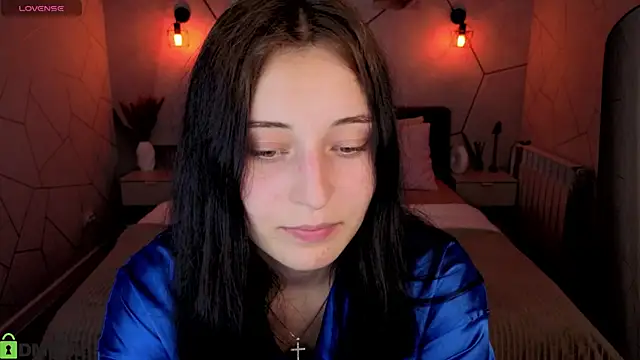 Tracey Gill online show from July 26, 9:27 am