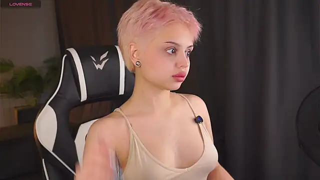 Emmy-Brooks online show from July 13, 1:19 am