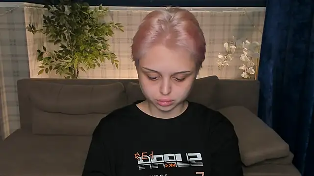 Emmy-Brooks online show from July 20, 1:42 am