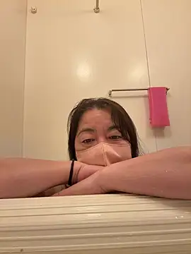 Snapshot of koharu1212 chatting on June 6, 2:55 pm koharu1212 online show from June 6, 2:55 pm