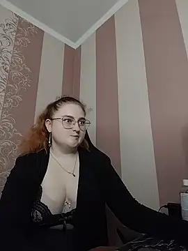 Snapshot of FoxyFlameX chatting on June 10, 7:51 am FoxyFlameX online show from June 10, 7:51 am