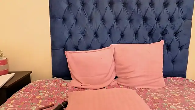 QueenKarmaXXX online show from June 5, 5:25 am