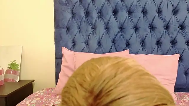 QueenKarmaXXX online show from June 14, 6:37 am