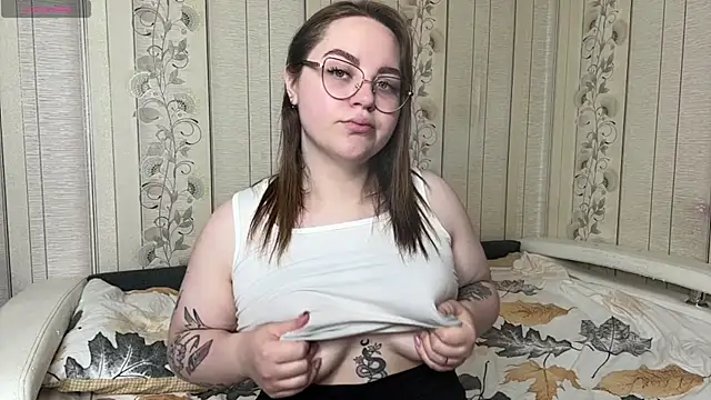 JacquilineSolazar online show from June 14, 3:25 pm