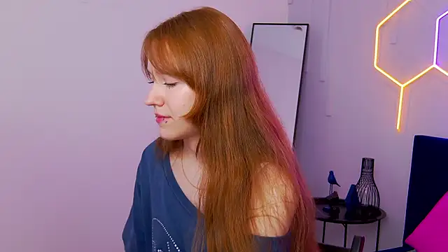 Snapshot of Angel_Fleur chatting on June 6, 1:32 am Angel Fleur online show from June 6, 1:32 am
