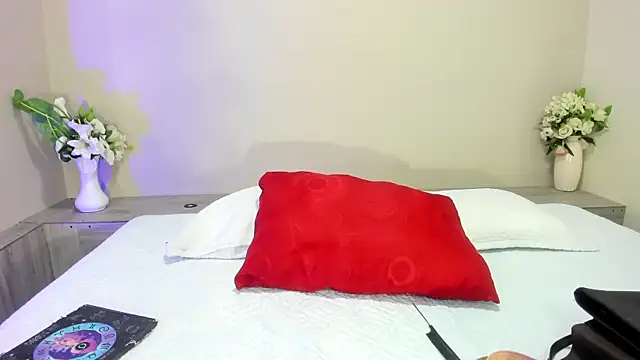 thamiina   online show from June 27, 6:46 pm