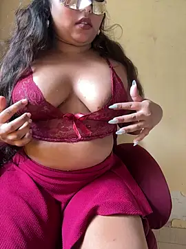 Snapshot of SlutrySiren chatting on July 5, 8:43 am SlutrySiren online show from July 5, 8:43 am