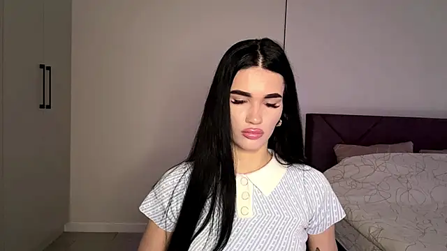 Snapshot of KarieEgge chatting on June 9, 3:12 pm KarieEgge online show from June 9, 3:12 pm
