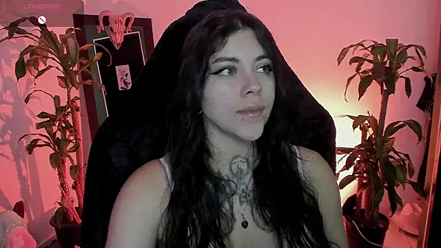 MissCharlottte 18 online show from July 8, 4:06 am