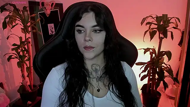 MissCharlottte 18 online show from July 17, 2:40 am