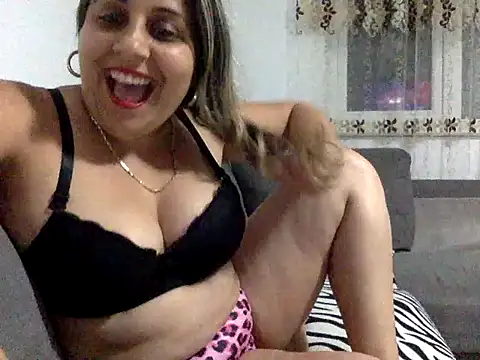 Snapshot of Antoniasweet chatting on May 16, 6:50 pm Antoniasweet online show from May 16, 6:50 pm