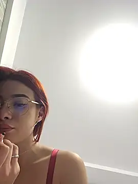 VipFOXXY online show from July 6, 9:06 pm