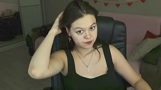 DelarySong online show from June 8, 7:03 pm