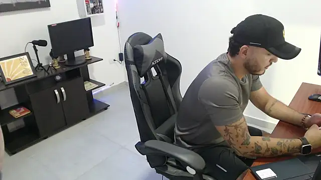 Thiago 420 online show from June 1, 11:06 pm