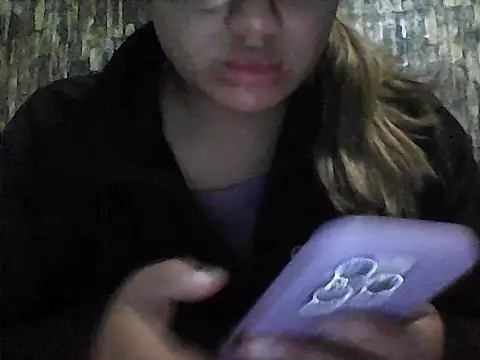 Snapshot of BabyCinnamon1 chatting on May 18, 2:18 am BabyCinnamon1 online show from May 18, 2:18 am