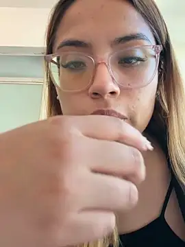 Snapshot of BabyCinnamon1 chatting on May 29, 5:55 pm BabyCinnamon1 online show from May 29, 5:55 pm
