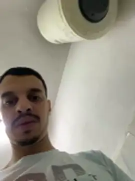 Snapshot of Yassin_ksa chatting on May 23, 12:53 pm Yassin ksa online show from May 23, 12:53 pm