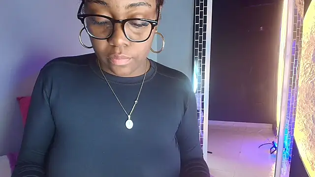 Snapshot of EbonyRose__ chatting on June 11, 12:03 pm EbonyRose online show from June 11, 12:03 pm