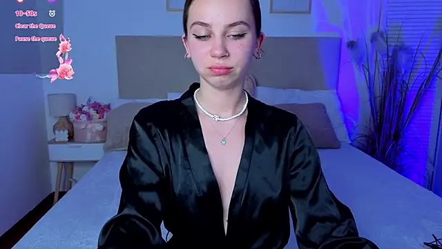 Littledoll1 online show from June 22, 9:45 pm