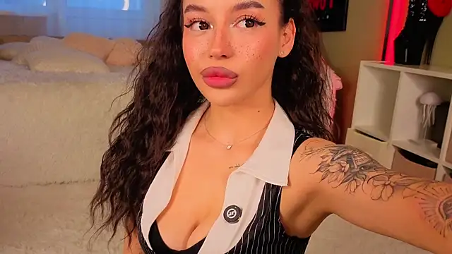 Regina Amour online show from July 25, 6:16 pm