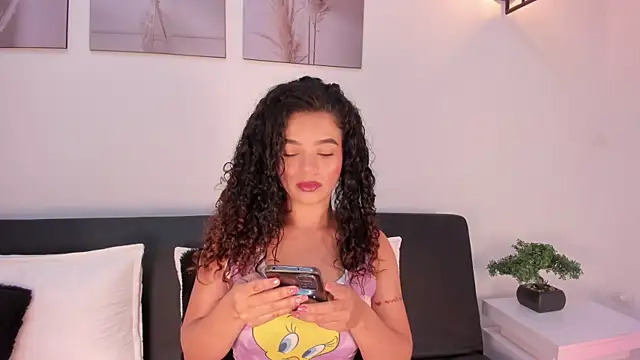 katherin johnson1 online show from June 25, 11:37 am