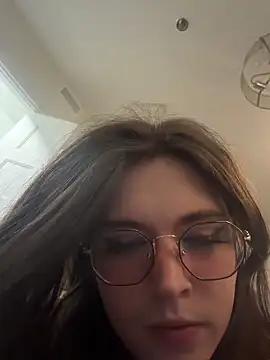 cutypiefull online show from June 1, 2:24 am