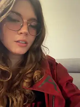 cutypiefull online show from June 2, 12:45 am