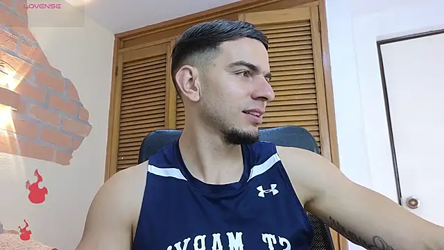 Snapshot of Josh_miller01 chatting on May 15, 1:07 pm Josh miller01 online show from May 15, 1:07 pm