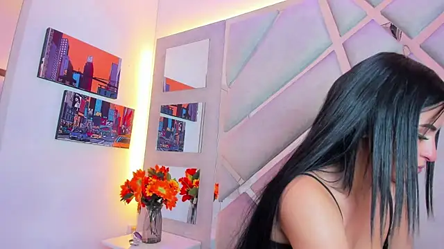 Snapshot of haileypetite chatting on June 3, 2:08 pm haileypetite online show from June 3, 2:08 pm