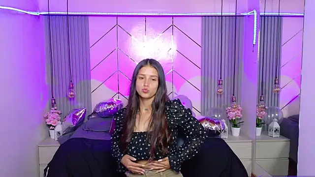 Snapshot of Sofysoul chatting on June 3, 8:36 pm Sofysoul online show from June 3, 8:36 pm