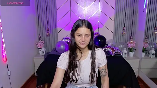 Snapshot of Sofysoul chatting on June 4, 8:26 pm Sofysoul online show from June 4, 8:26 pm