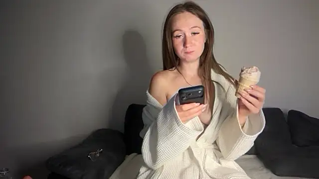 Freyastimeee online show from June 3, 12:02 am