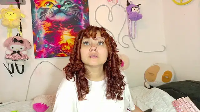 theiamoon online show from June 25, 9:41 pm