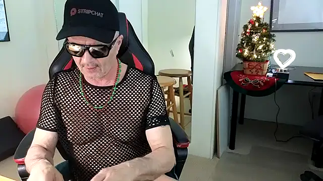 Snapshot of hotdadbod chatting on December 21, 8:43 pm hotdadbod online show from December 21, 8:43 pm