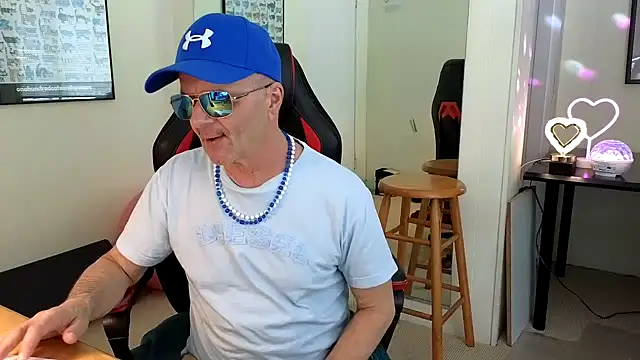 Snapshot of hotdadbod chatting on January 19, 9:23 pm hotdadbod online show from January 19, 9:23 pm