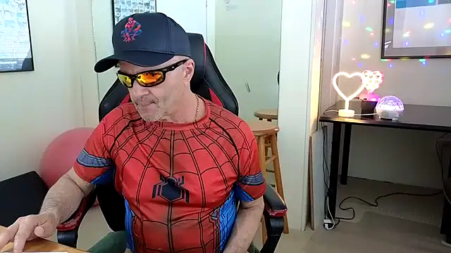 Snapshot of hotdadbod chatting on March 8, 9:08 pm hotdadbod online show from March 8, 9:08 pm