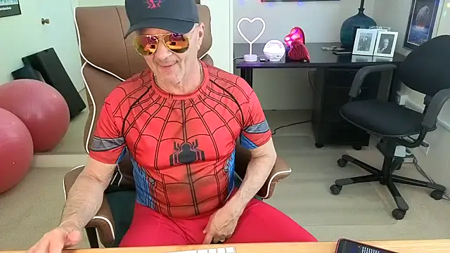 Snapshot of hotdadbod chatting on April 10, 9:41 pm hotdadbod online show from April 10, 9:41 pm