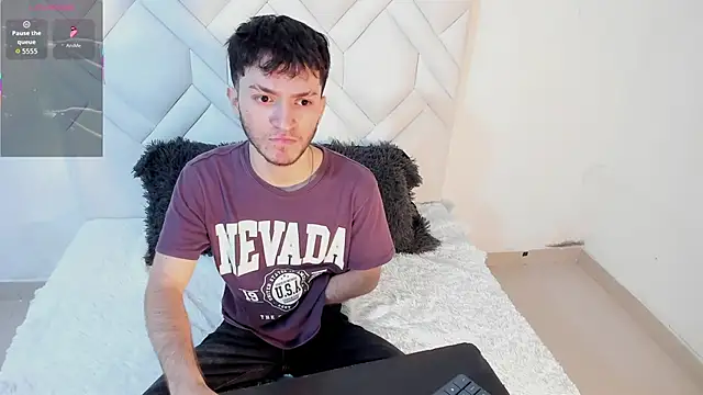 kavencastro online show from June 8, 9:15 pm