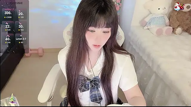 Snapshot of Mititii chatting on May 17, 10:22 am Mititii online show from May 17, 10:22 am