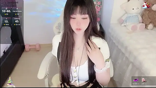 Snapshot of Mititii chatting on May 18, 12:22 pm Mititii online show from May 18, 12:22 pm