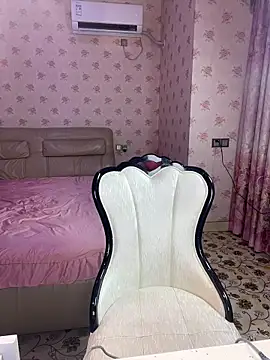 Yiyi-a- online show from June 5, 10:04 pm