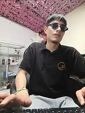 andylol330 online show from July 2, 5:57 am