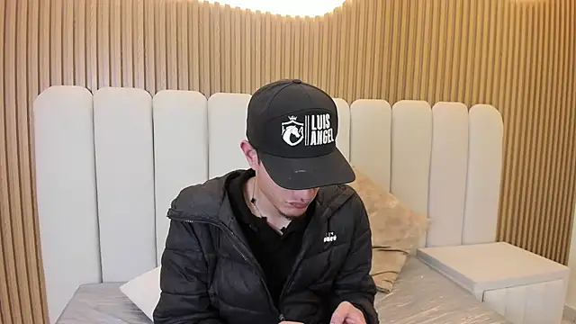 andylol330 online show from July 16, 2:17 am