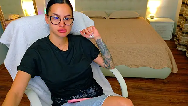 BabyyGirll  online show from August 3, 7:18 am