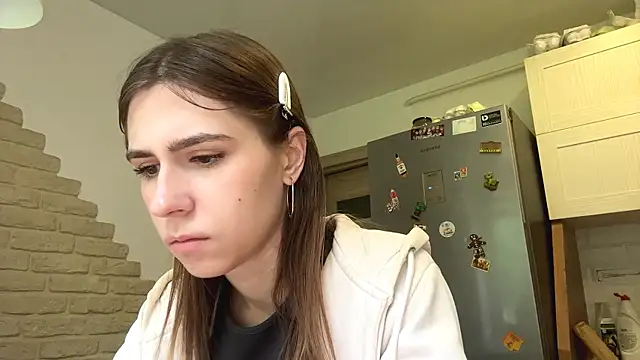 Snapshot of ZaraGuyette chatting on May 30, 4:09 am ZaraGuyette online show from May 30, 4:09 am